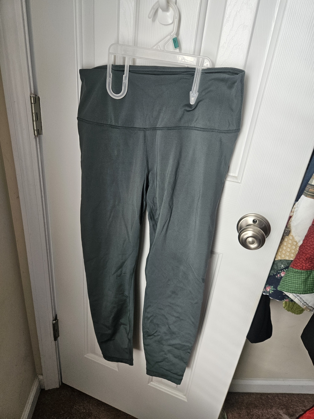 Yogalicious Leggings in Slate Green